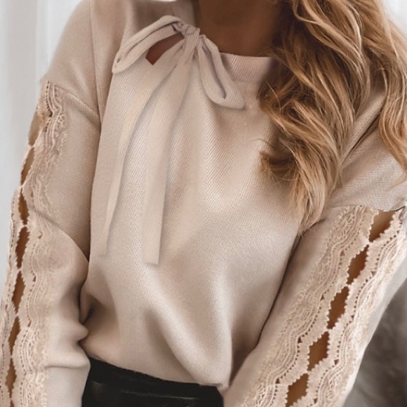 NWT•CBR•Lace Cutout Tied Detail Top-Small - Picture 2 of 12